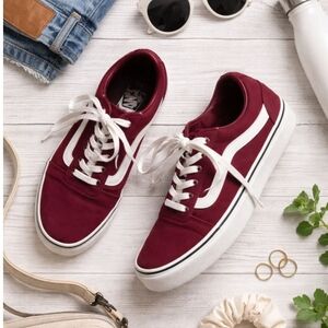 Vans Old Skool Sneakers – Maroon & White (Women’s 7.5)